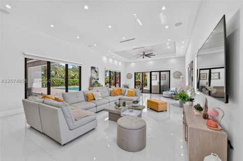 10352 NW 131st St, Hialeah Gardens FL - photo 14 of 31