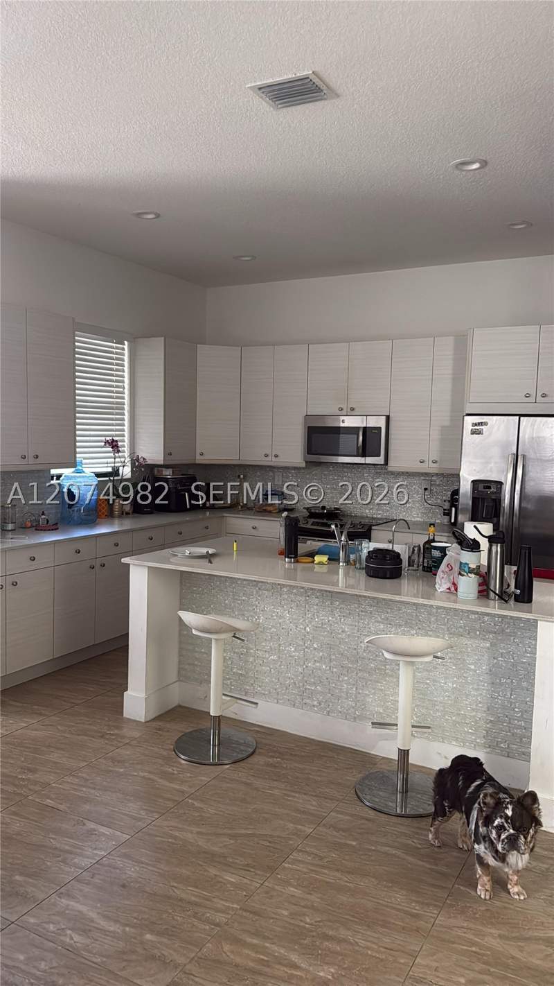 3 bedroom SingleFamilyResidence at 3564 W 97th St, BONTERRA, Hialeah — photo 3