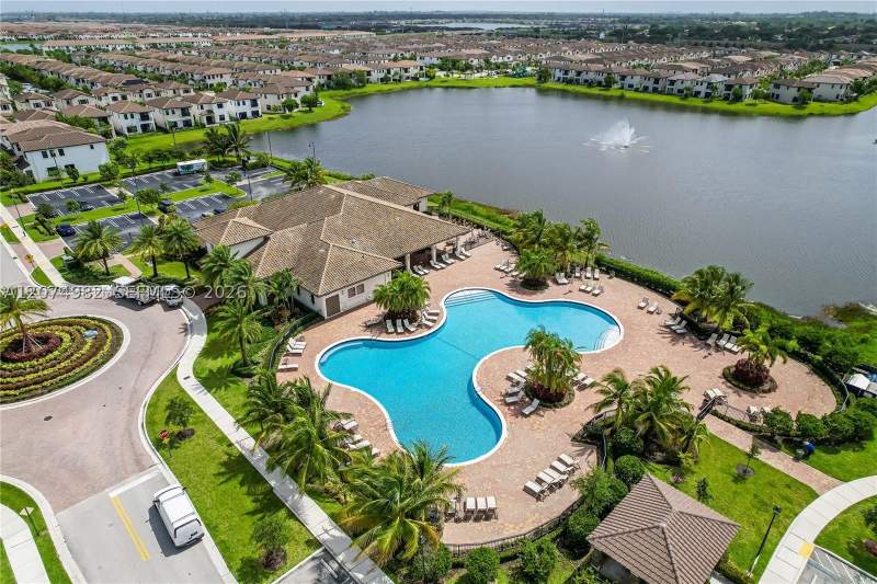 3 bedroom SingleFamilyResidence at 3564 W 97th St, BONTERRA, Hialeah — photo 4