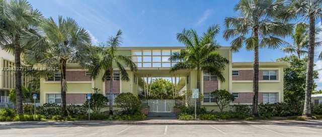 2 bedroom Condominium at 350 S Shore Dr 15, 350 So Shore Dr At Villag, Miami Beach — photo 1