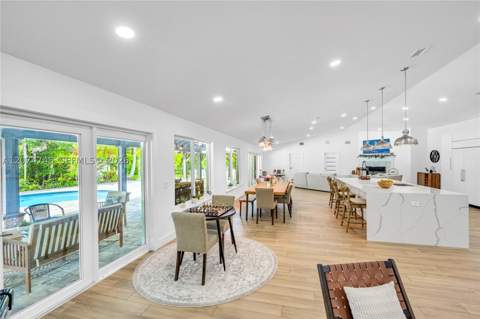 8440 SW 182nd Ter, Palmetto Bay FL - photo 10 of 81