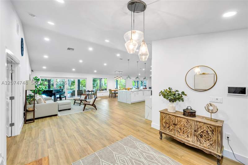 5 bedroom SingleFamilyResidence at 8440 SW 182nd Ter, Section 22 Bel-Aire, Palmetto Bay — photo 5