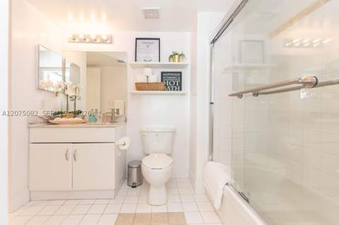 1200 Brickell Bay Dr 3207, Miami FL - photo 8 of 15