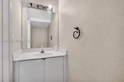 253 NE 211th Ter, Miami FL - photo 11 of 45