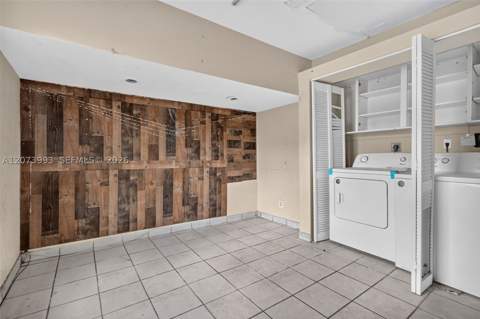 253 NE 211th Ter, Miami FL - photo 17 of 45