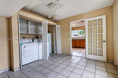 253 NE 211th Ter, Miami FL - photo 18 of 45