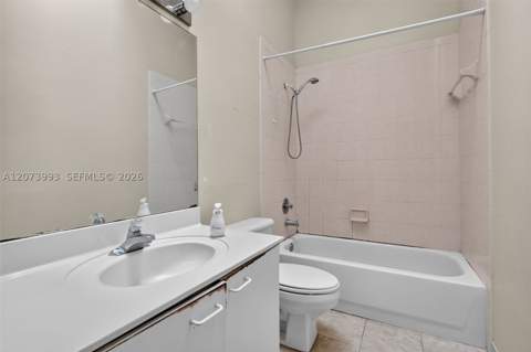 253 NE 211th Ter, Miami FL - photo 23 of 45