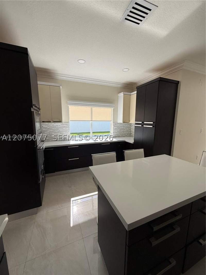 4 bedroom SingleFamilyResidence at 15624 SW 20th St, Efm Estates Sections Two, Miami — photo 5