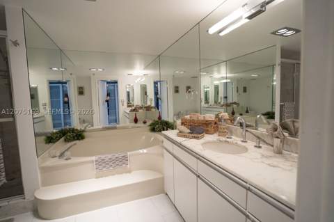 9 Island Ave 1806, Miami Beach FL - photo 10 of 57
