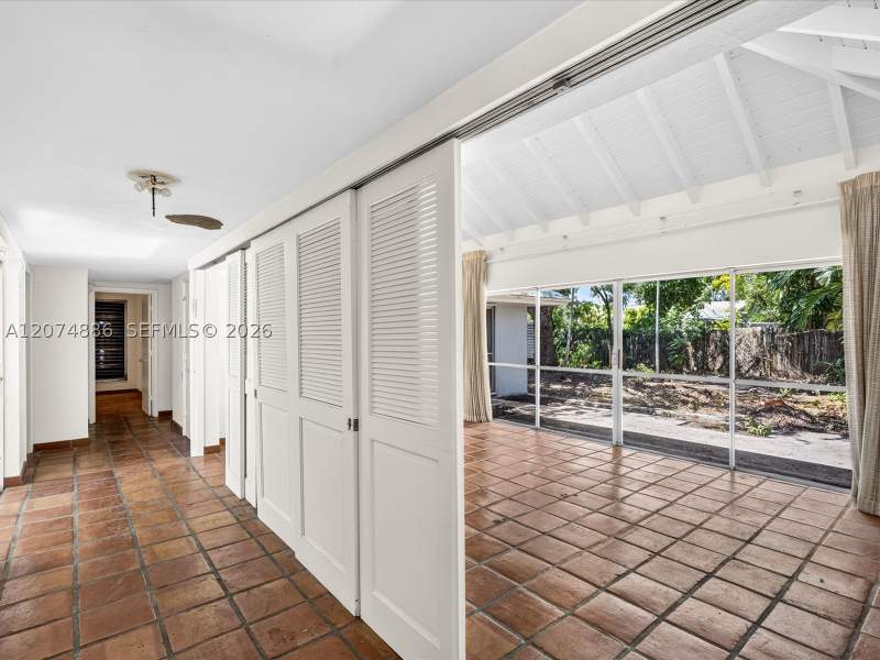 3 bedroom SingleFamilyResidence at 5710 SW 89th Ave, Darlington Manor, Miami — photo 2