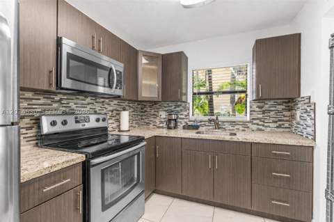 6745 W 26th Dr 103-4, Hialeah FL - photo 14 of 19