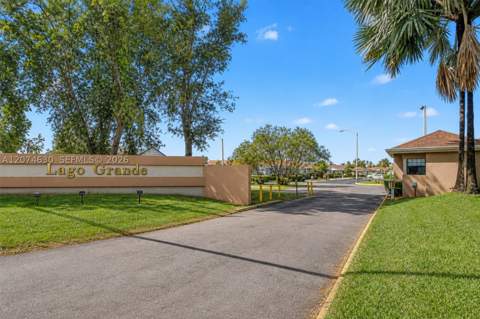 6745 W 26th Dr 103-4, Hialeah FL - photo 19 of 19