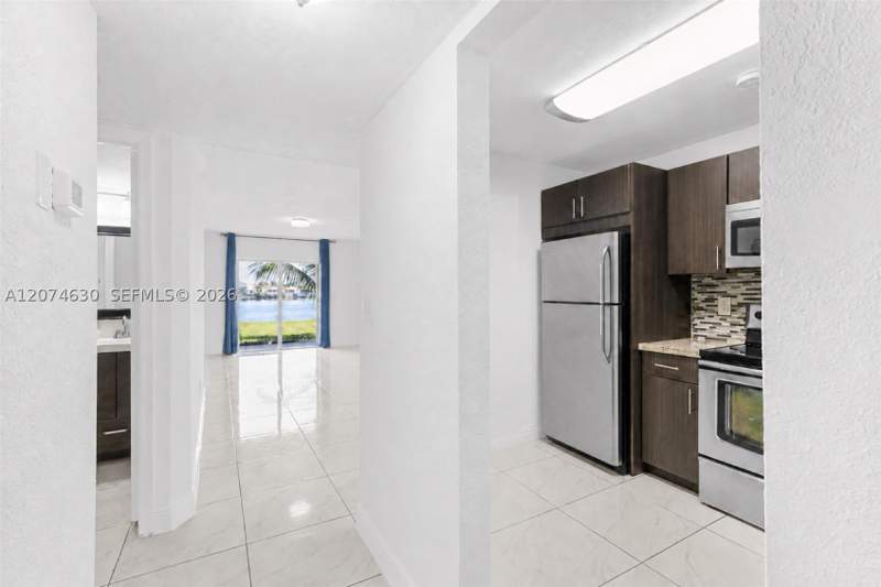 2 bedroom Condominium at 6745 W 26th Dr 103-4, Lago Grande One Condo, Hialeah — photo 3