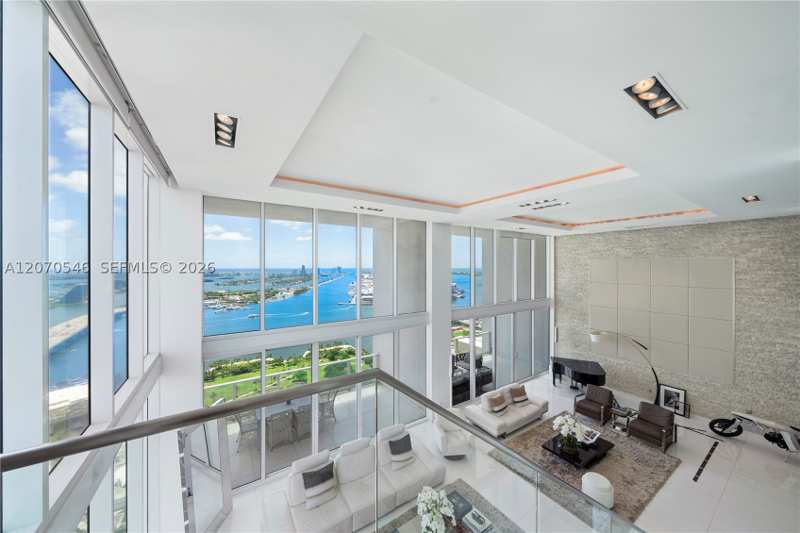 5 bedroom Condominium at 1040 Biscayne Blvd 4403, Ten Museum Pk Residential, Miami — photo 1