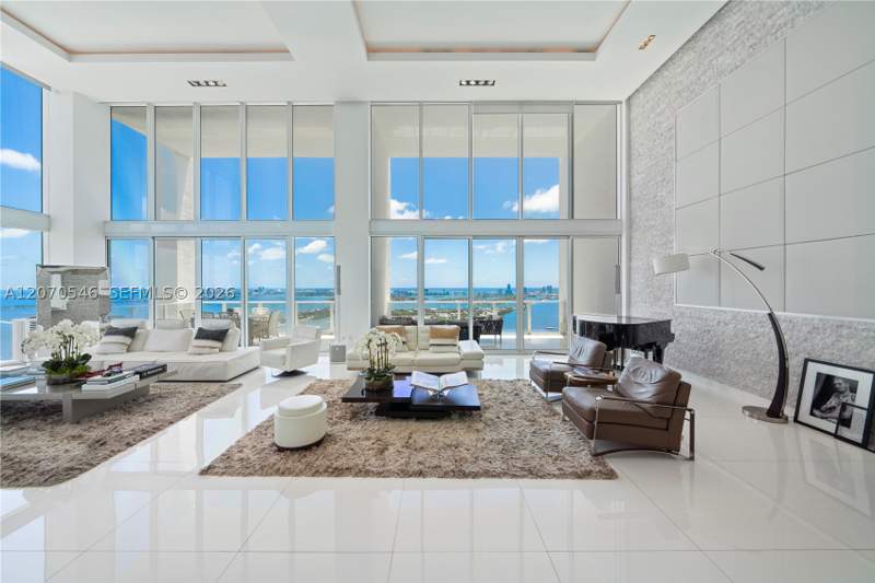 5 bedroom Condominium at 1040 Biscayne Blvd 4403, Ten Museum Pk Residential, Miami — photo 3