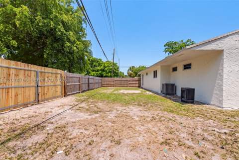 2390 Superior St, Opa Locka FL - photo 22 of 28