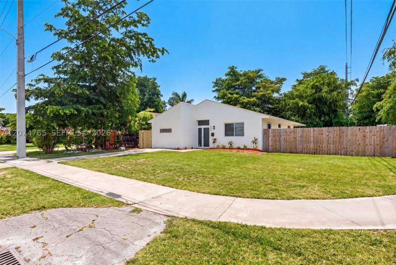 5 bedroom SingleFamilyResidence at 2390 Superior St, Community Gardens, Opa Locka — photo 3