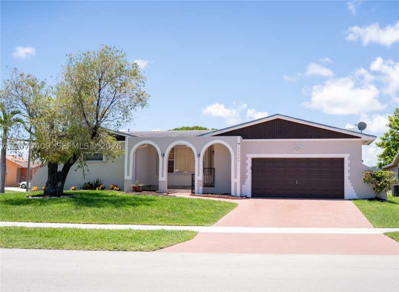 4 bedroom SingleFamilyResidence at 20200 SW 90th Ave Rd, Old Cutler Cove, Cutler Bay — photo 1