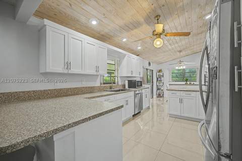 16880 SW 278th St, Homestead FL - photo 10 of 33