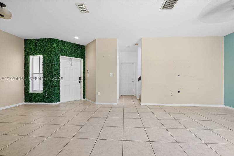 4 bedroom SingleFamilyResidence at 1567 SE 20th Ave, Shores At Keys Gate, Homestead — photo 5
