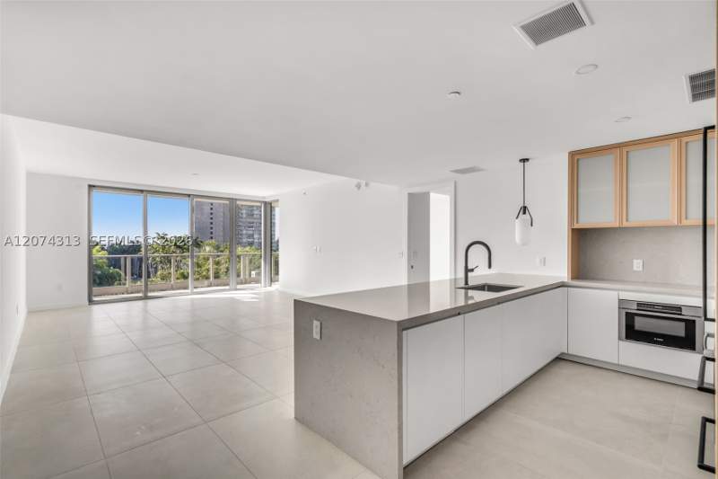 3 bedroom Condominium at 2200 Brickell ave 416, 2200 Brickell, Miami — photo 4