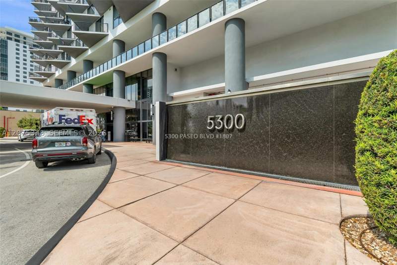 1 bedroom Condominium at 5300 Paseo Blvd 1807, 5300 Paseo Condo, Doral — photo 5