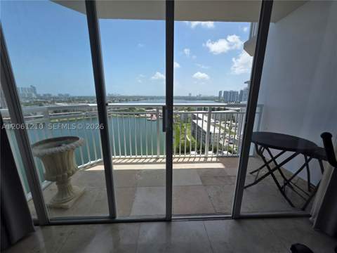 18081 Biscayne Blvd Boat Slip & Unit 1805, Aventura FL - photo 13 of 45