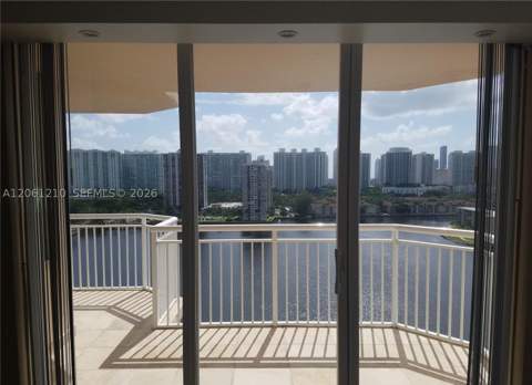 18081 Biscayne Blvd Boat Slip & Unit 1805, Aventura FL - photo 8 of 45