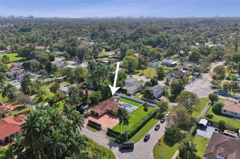 2 NE 160th St, Miami FL - photo 15 of 53