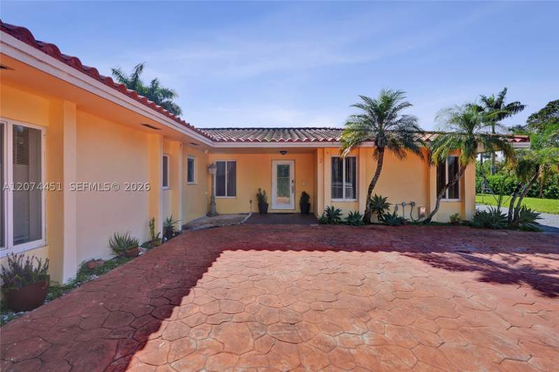 4 bedroom SingleFamilyResidence at 2 NE 160th St, Bisc Gardens Sec C, Miami — photo 5