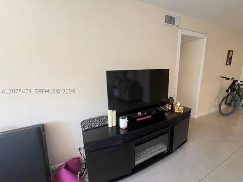7441 Wayne Ave 3O, Miami Beach FL - photo 9 of 11