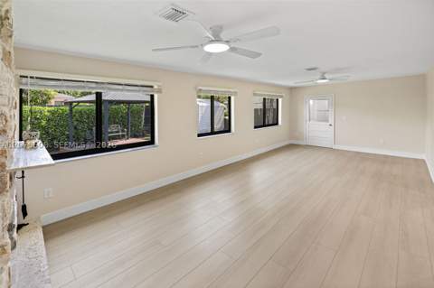 1391 NW 18th St, Homestead FL - photo 15 of 35