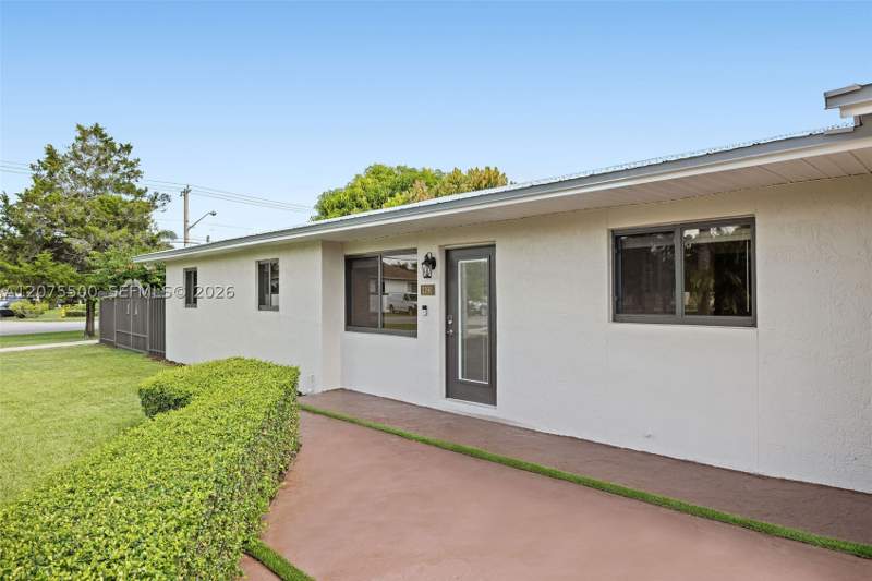 5 bedroom SingleFamilyResidence at 1391 NW 18th St, Homriv Subdivision, Homestead — photo 5