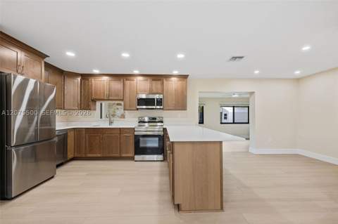 1391 NW 18th St, Homestead FL - photo 8 of 35