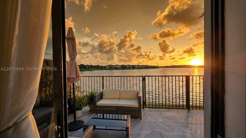 4 bedroom Townhouse at 16017 NW 91st Ct, Dunnwoody Lake, Miami Lakes — photo 1