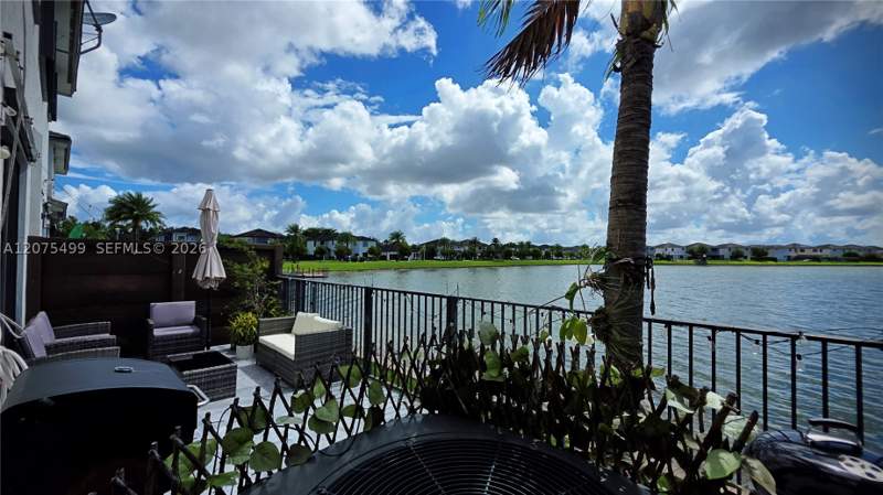 4 bedroom Townhouse at 16017 NW 91st Ct, Dunnwoody Lake, Miami Lakes — photo 5