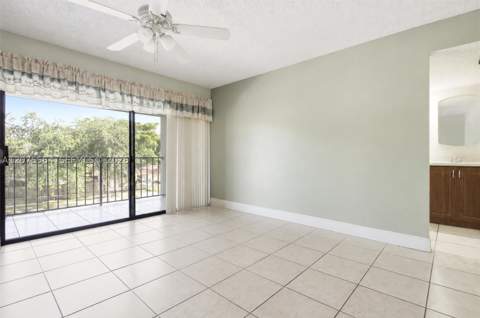 6305 Gage Pl 306-A, Miami Lakes FL - photo 13 of 23