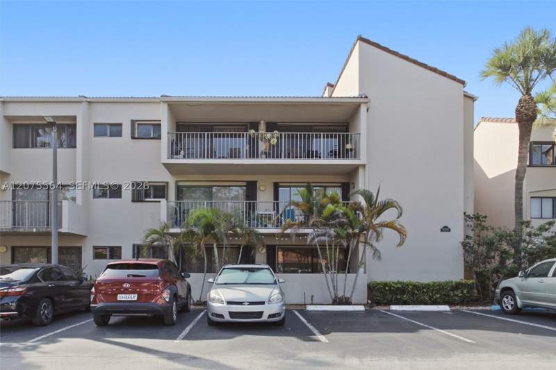 2 bedroom Condominium at 6305 Gage Pl 306-A, Eagle Nest Condo, Miami Lakes — photo 2