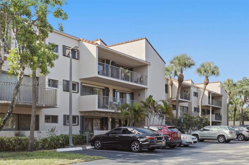 2 bedroom Condominium at 6305 Gage Pl 306-A, Eagle Nest Condo, Miami Lakes — photo 4