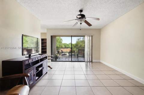 6305 Gage Pl 306-A, Miami Lakes FL - photo 6 of 23