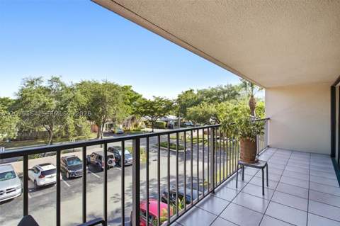 6305 Gage Pl 306-A, Miami Lakes FL - photo 7 of 23