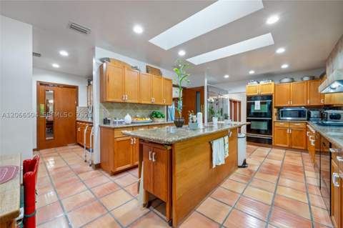9490 Old Cutler Ln, Coral Gables FL - photo 16 of 46