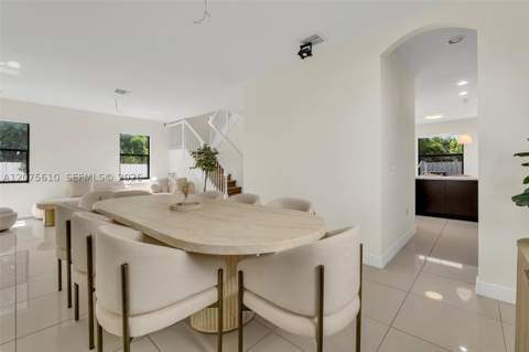10204 NW 86th St, Doral FL - photo 12 of 69