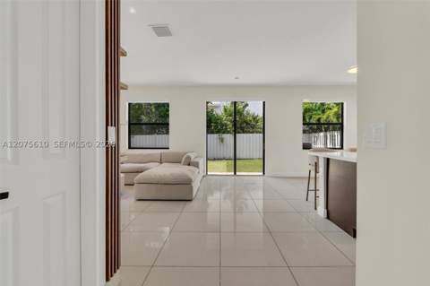 10204 NW 86th St, Doral FL - photo 15 of 69