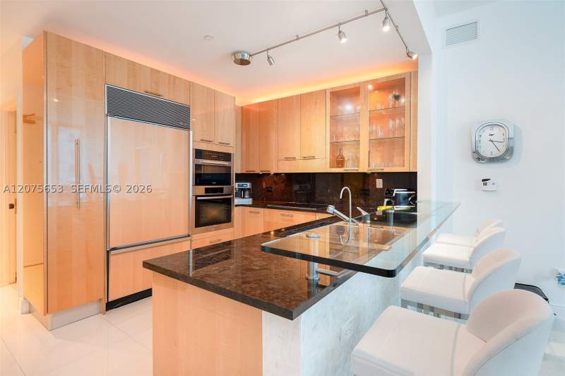 1 bedroom Condominium at 6799 Collins Ave 510, South Carillon Beach Cond, Miami Beach — photo 5
