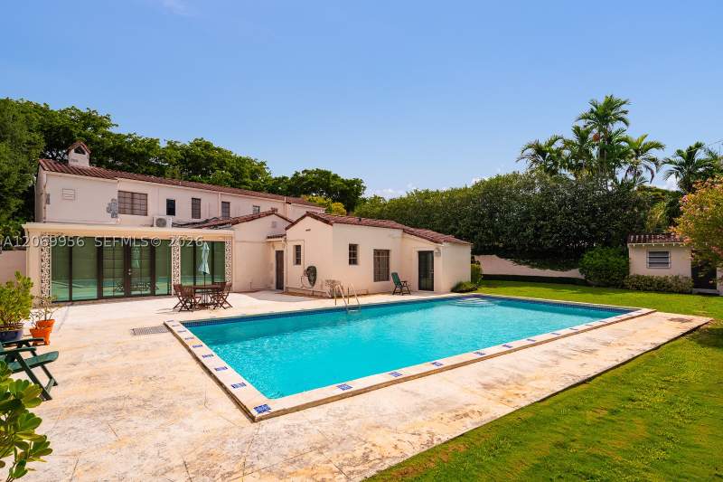 5 bedroom SingleFamilyResidence at 4128 Pinta Ct, C Gab Country Club Sec 5, Coral Gables — photo 5