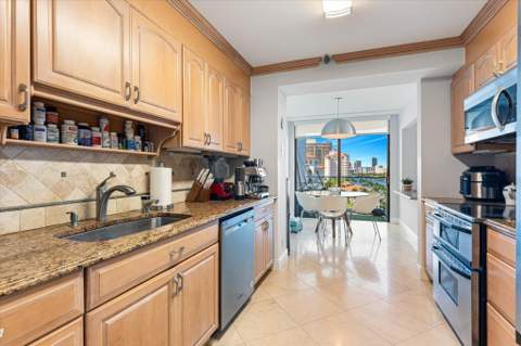 19707 Turnberry Way 9J, Aventura FL - photo 14 of 36