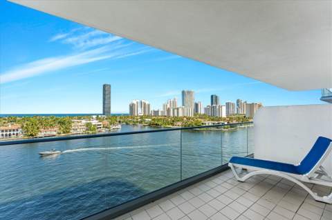 19707 Turnberry Way 9J, Aventura FL - photo 18 of 36