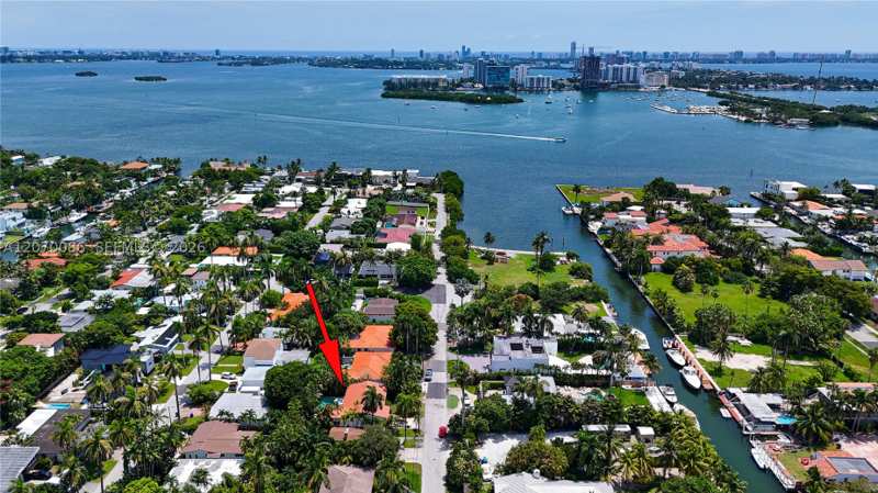 4 bedroom SingleFamilyResidence at 1085 NE 84th St, Shore Acres Amd Pl, Miami — photo 1