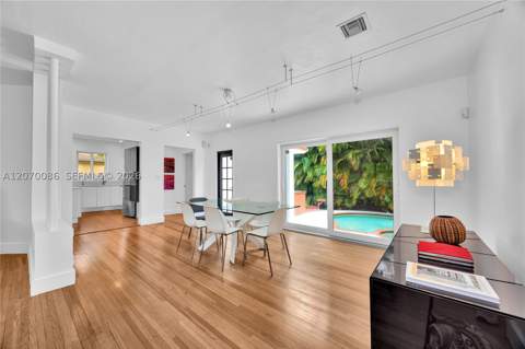 1085 NE 84th St, Miami FL - photo 10 of 48